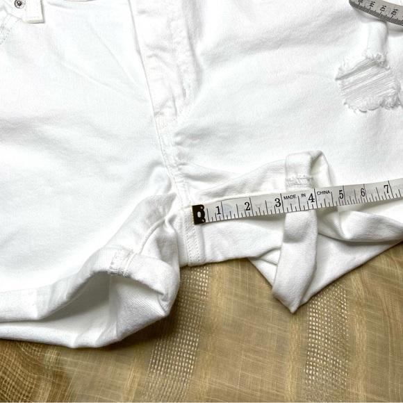 LEVI’S White Distressed Denim Mid Length Shorts - Picture 5 of 13